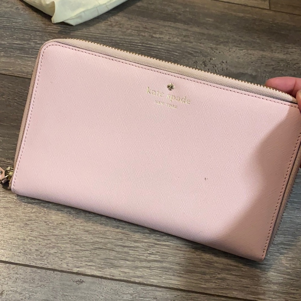 Kate spade travel wallet